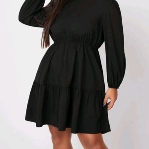Black short ruched dress with lantern sleeves